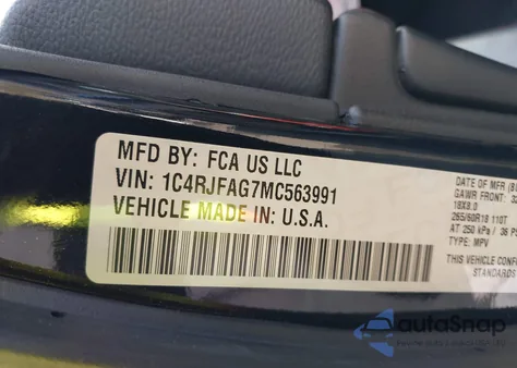 2021 Jeep Grand Cherokee Laredo E 4X4 z USA, uszkodzony, nr VIN 1C4RJFAG7MC563991